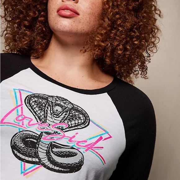 Torrid Cobra Snake Neon Pink Lovesick Graphic 90s Vibe Baseball Tee NWT - Picture 2 of 4